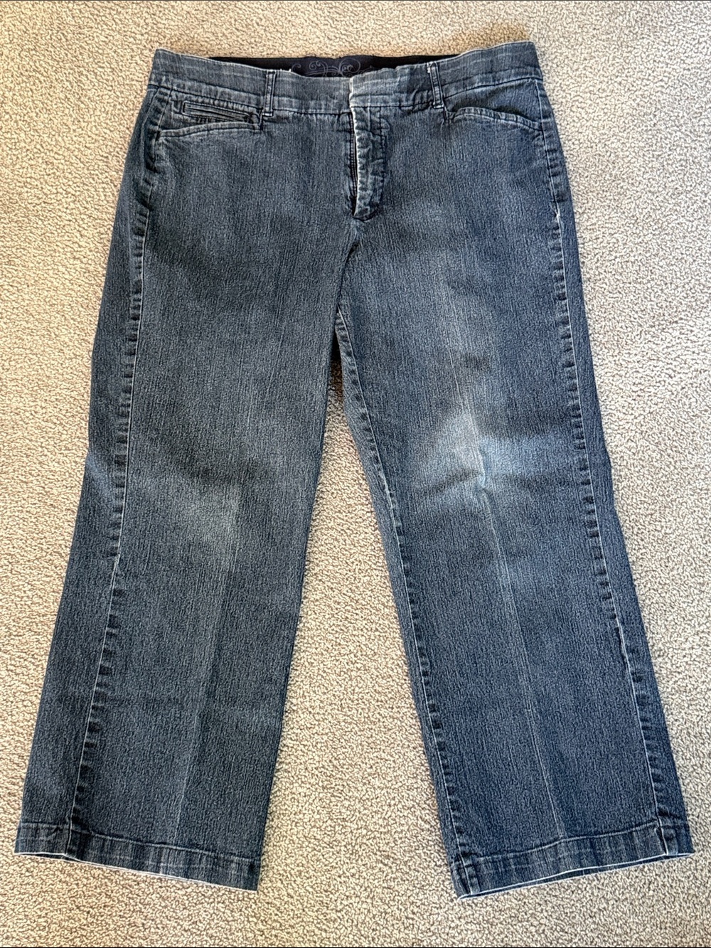 JM Collection Relaxed Straight Jeans in Lightly Distressed Blue Denim. Size 12S